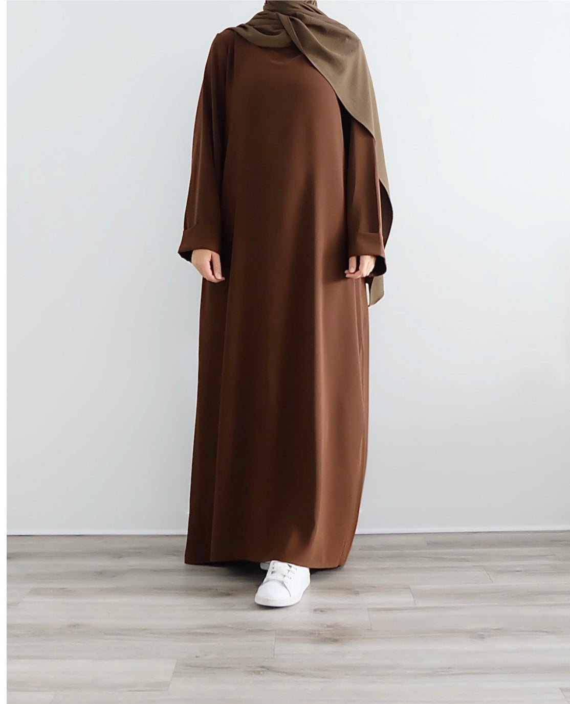 ISRA ABAYA BRUIN