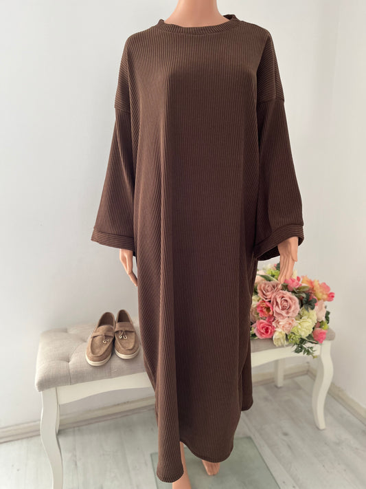 SEN GERIBBELDE JURK BRUIN