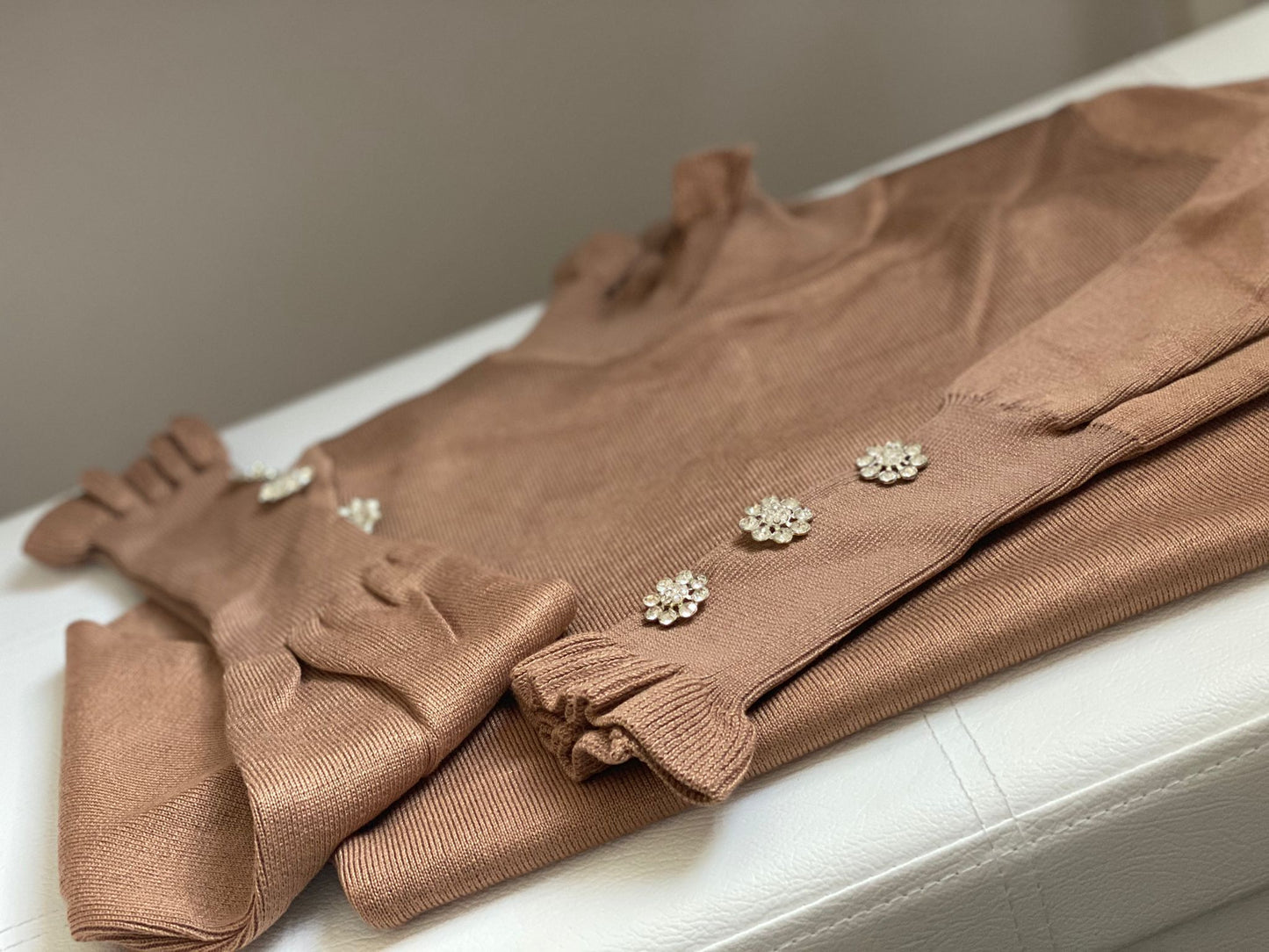 IMANE TRUI MET STRASSKNOPEN BEIGE