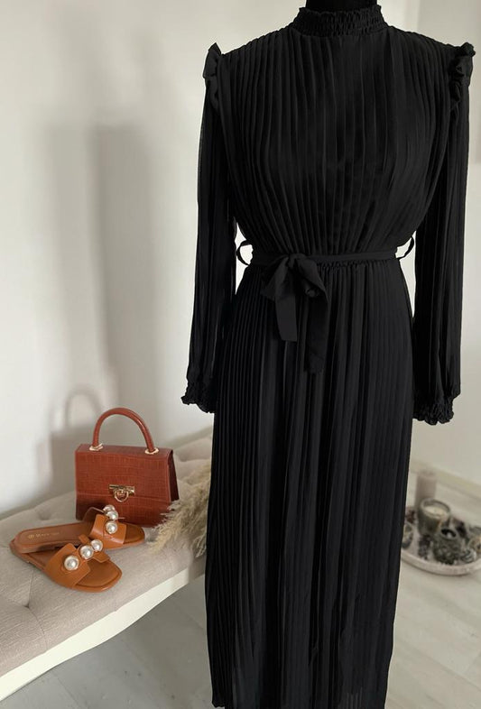 ARWA MAXI JURK PLISSÉ ZWART