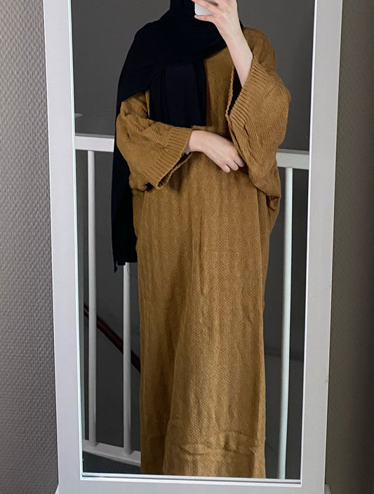 TESNIM WOLLEN LANGE TRUI MOSTERD