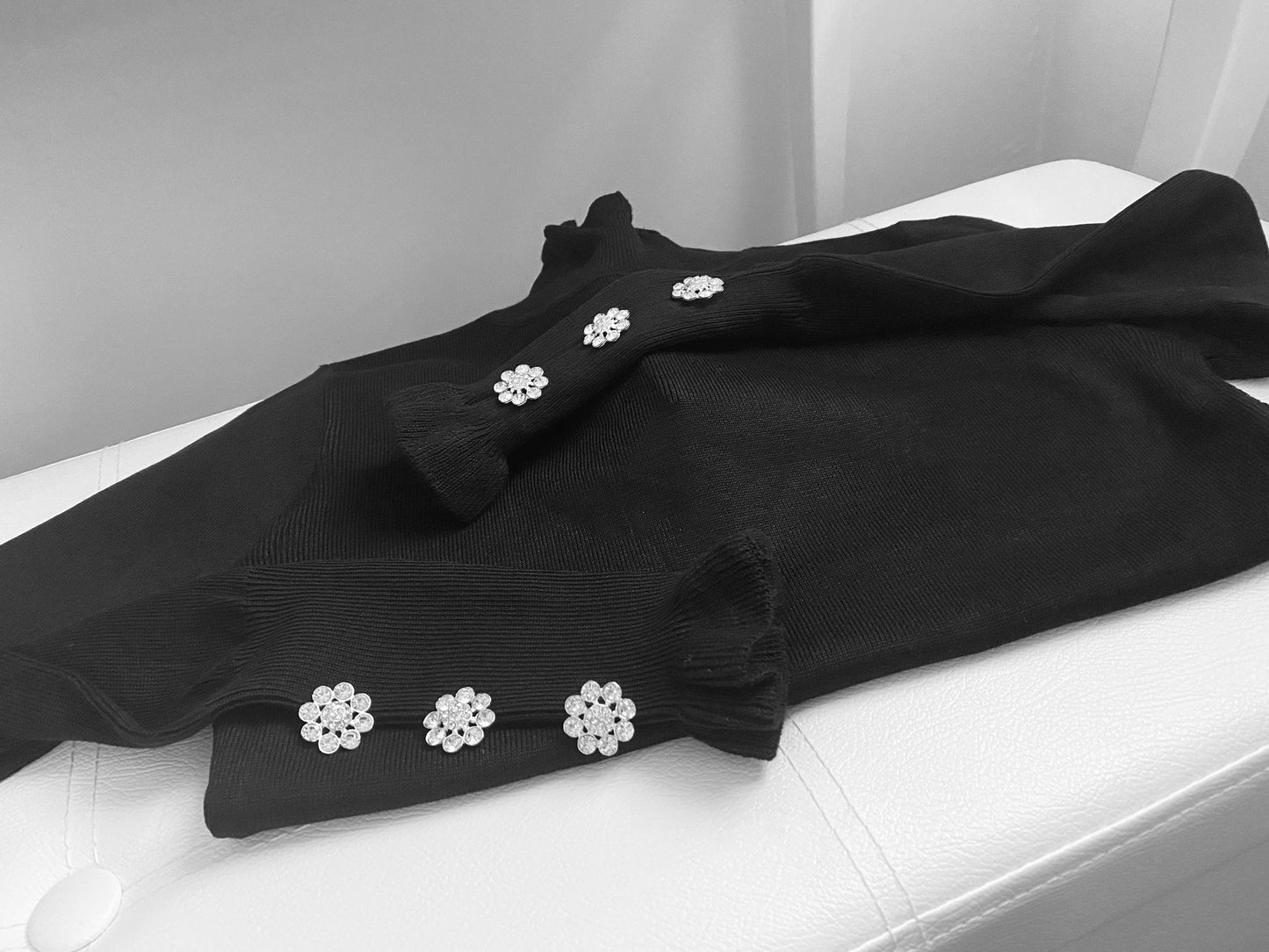 IMANE TRUI MET STRASSKNOPEN ZWART