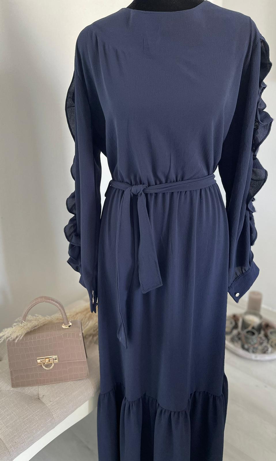 RAWDA LANGE JURK MET RUFFLES DONKERBLAUW