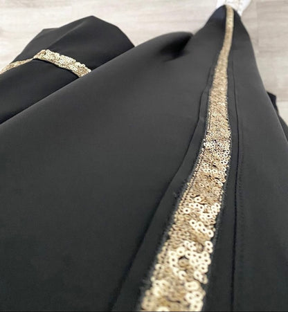 YOUSRA ABAYA ZWART
