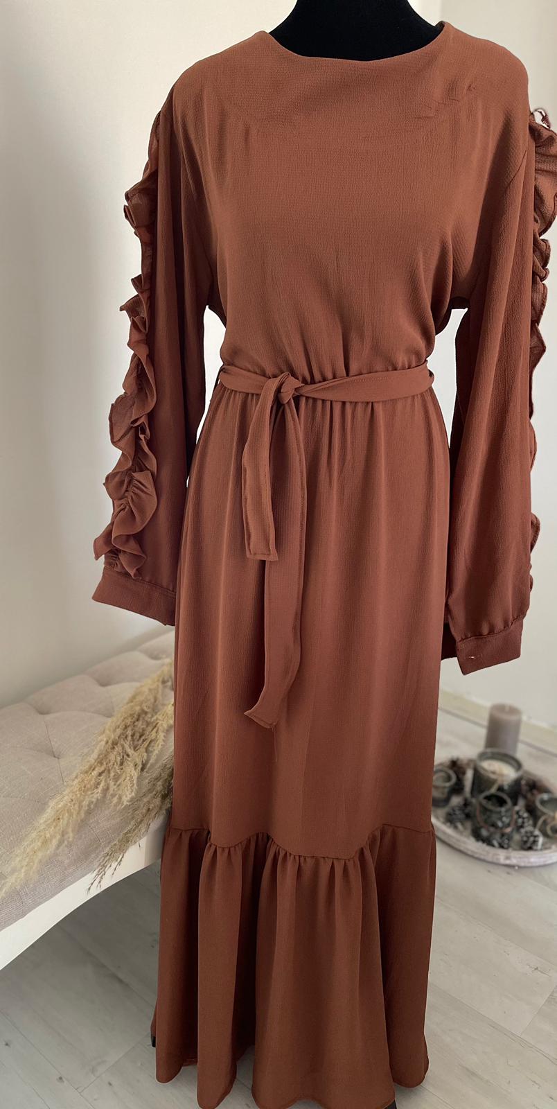 RAWDA LANGE JURK MET RUFFLES BRUIN