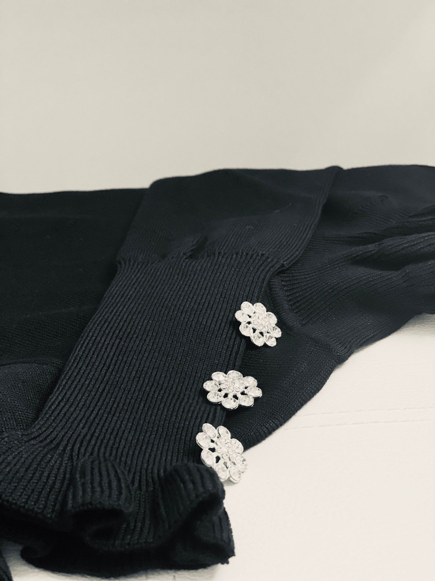 IMANE TRUI MET STRASSKNOPEN ZWART