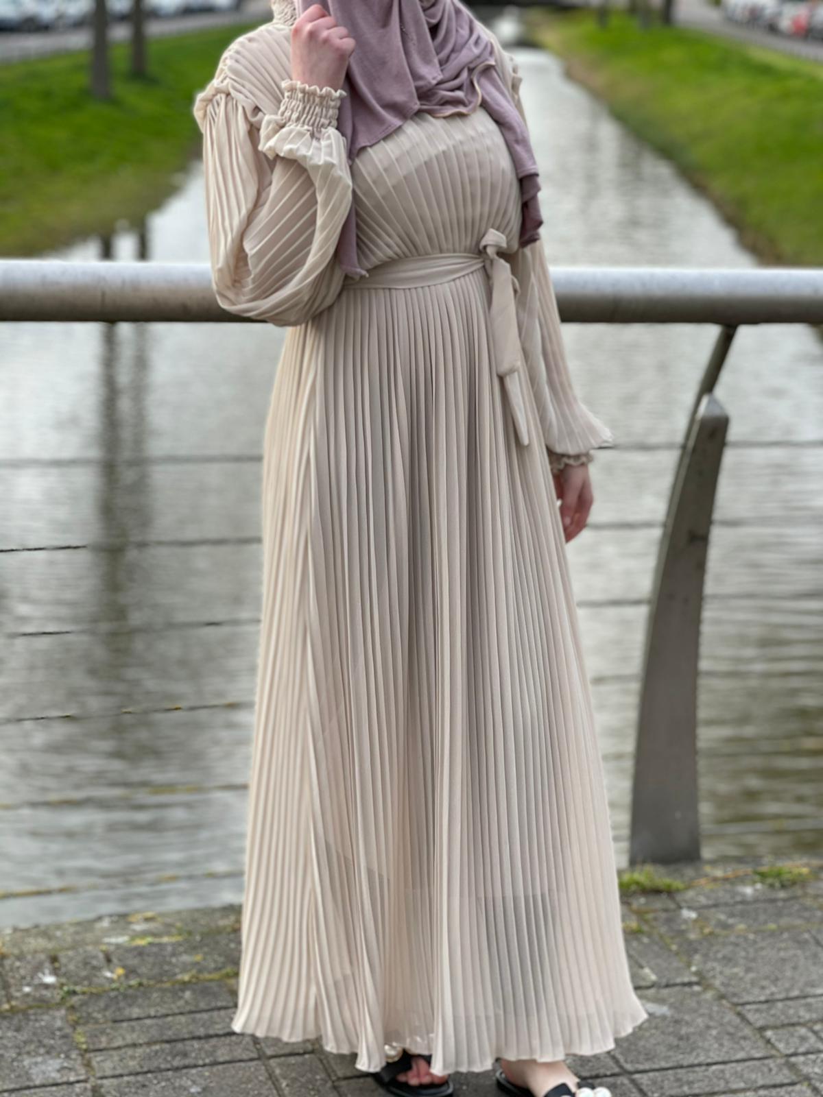 ARWA MAXI JURK PLISSÉ BEIGE